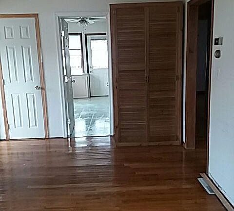 4th image of 14 Willow St