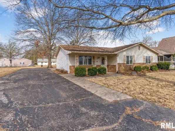 415 Henrietta St, Divernon, IL 62530