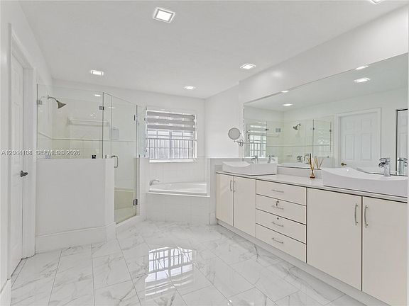 5th image of 7086 NW 116th Ct