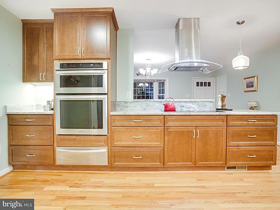 4th image of 4730 Spruce Ave
