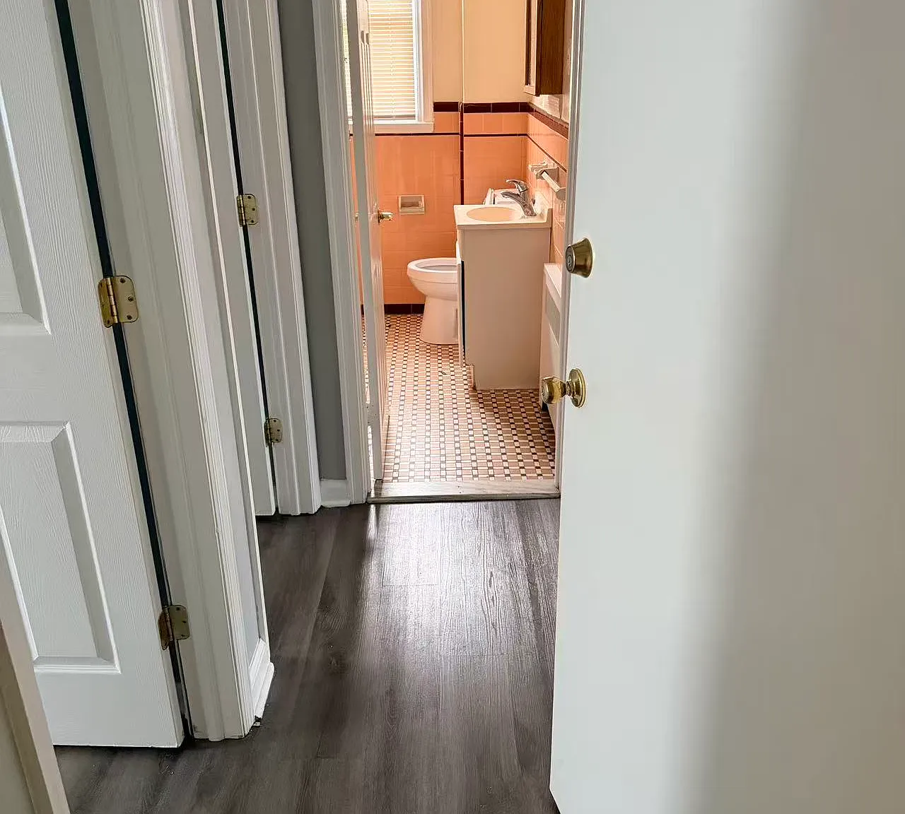 2 bed, 720 sqft, $1,250 — Photo 1