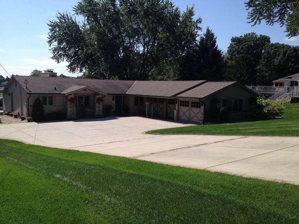 1st image of W357N5108 Lakeshore Dr