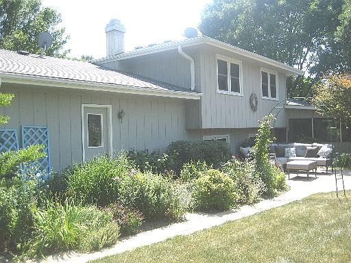 4th image of 900 Windsor Dr
