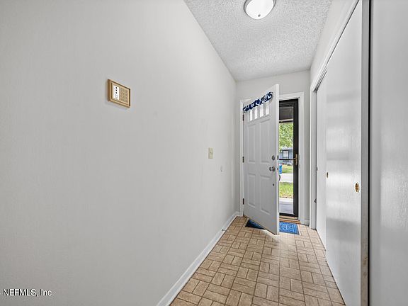 5th image of 7465 COLONY COVE Lane