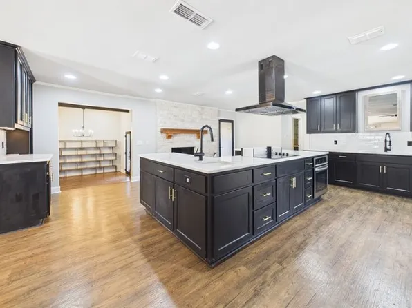 902 Ward Ln, Athens, TX 75751