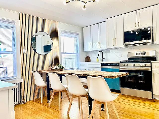 1st image of 712 Leonard St #3