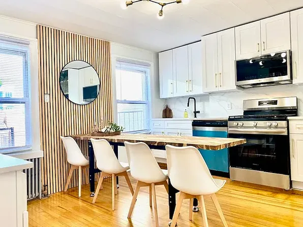 712 Leonard St #3, Brooklyn, NY 11222