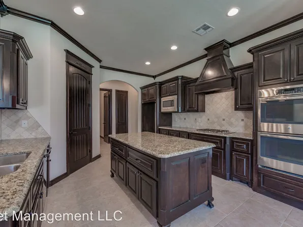 4011 Sam Gordon Dr, Norman, OK 73072