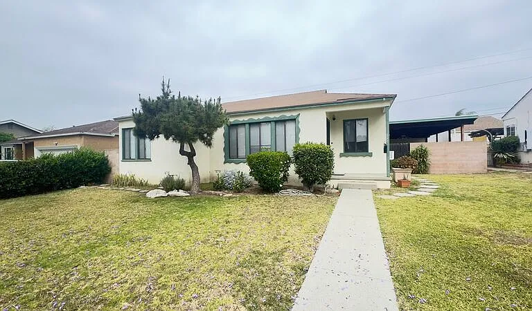 10131 Memphis Ave — Photo 1