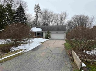 5027 Sioux Ct, Flushing, MI 48433