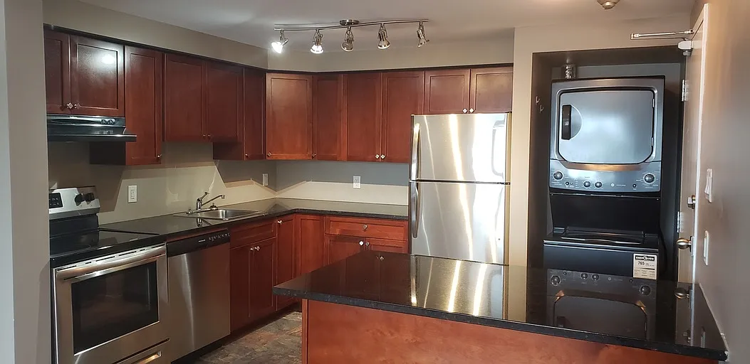 2 bed, 1.0 bath, $1,351 — Photo 1