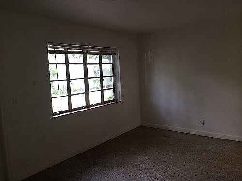 4th image of 417 SE 14th Ct APT 2