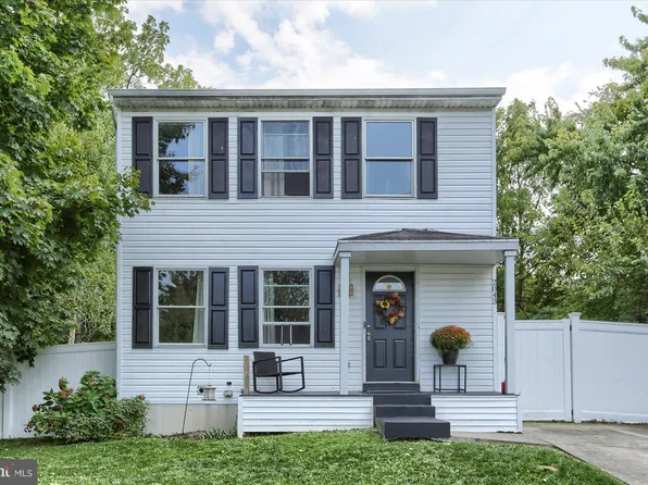 2043 Briggs St, Harrisburg, PA 17103