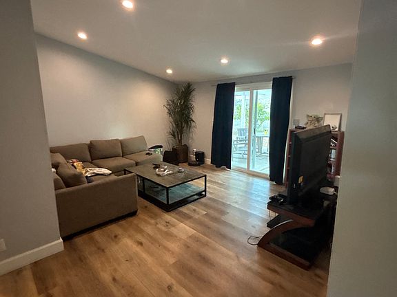 2nd image of 1407 Plymouth Cir