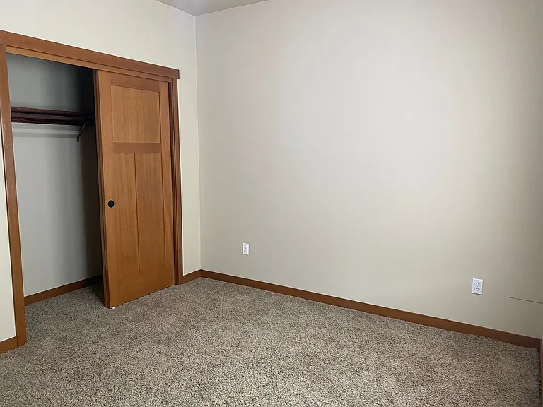 566 Village Dr — Photo 20
