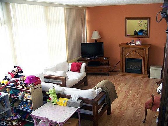 3rd image of 5848 Woolman Ct APT 60