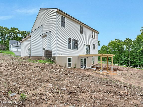 3rd image of 83 Aleksander Blvd
