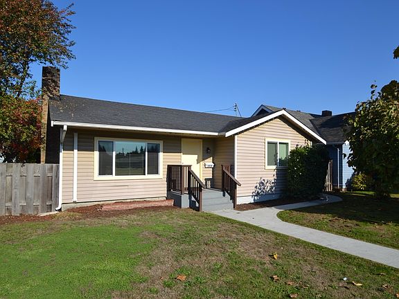 2nd image of 1919 4th St