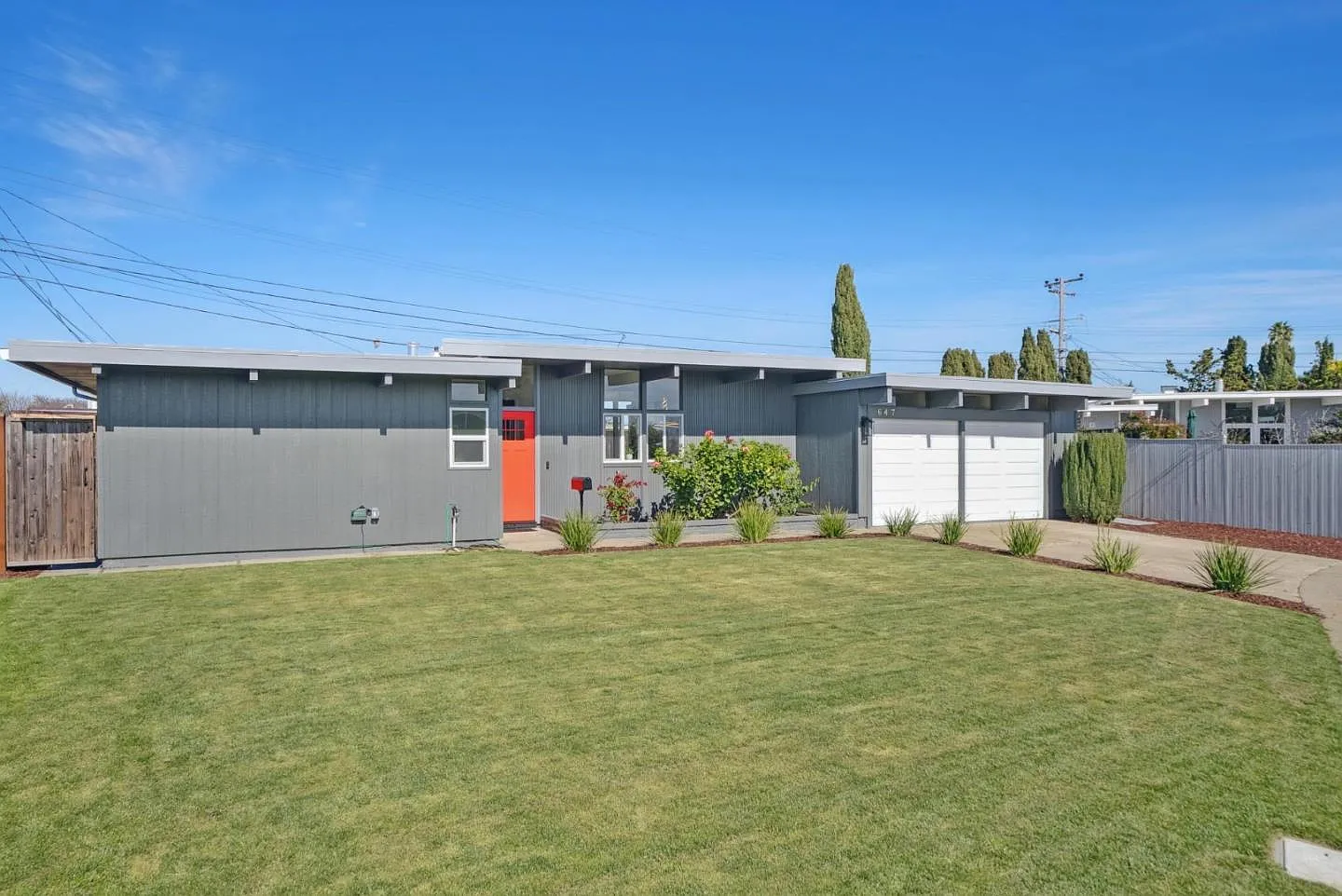 647 Edna Way photo 1