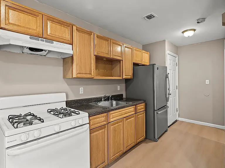 114 E Main St #2 — Photo 2