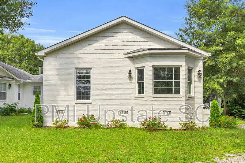 12 Greenwood Ave #B