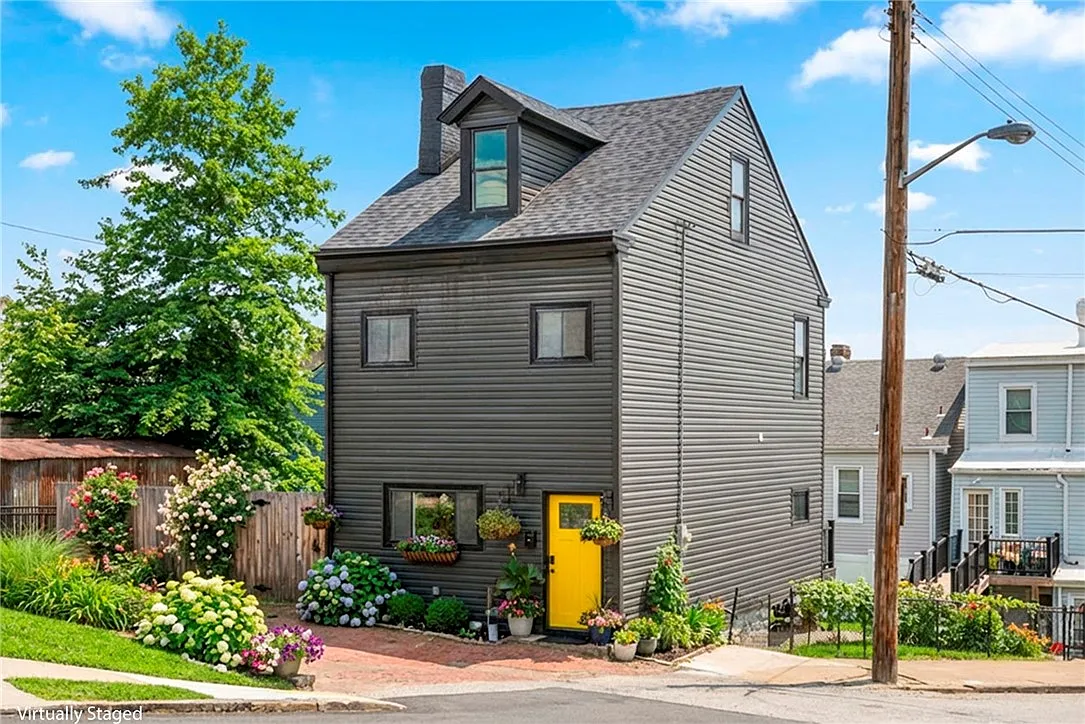 3 bed, 2.5 bath, $3,000 — Photo 1
