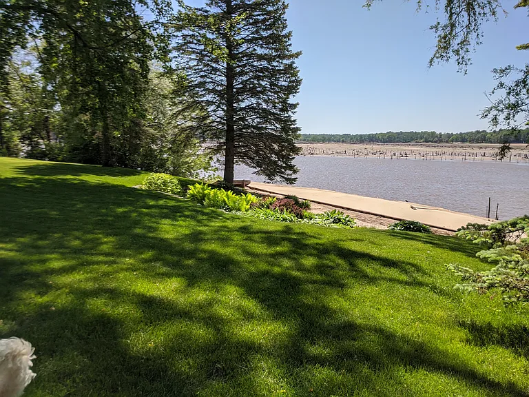 2471 N Lakeview Dr — Photo 4