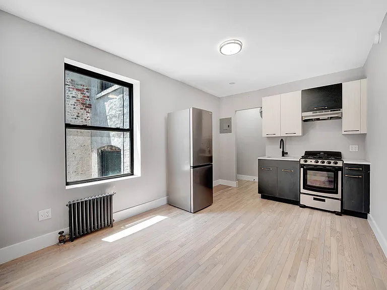 545 W 125th St #41 — Photo 10