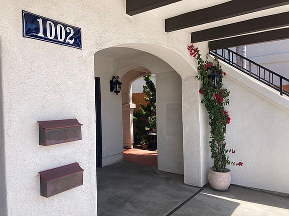 Walkway to front entrance