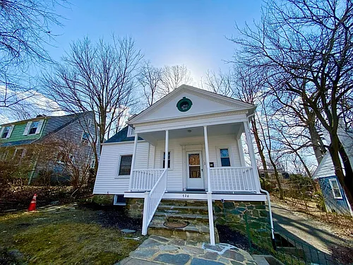 726 Brookwood Rd Photo 1