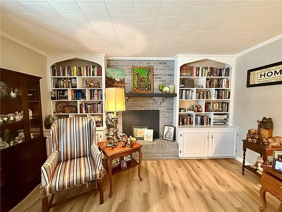 4th image of 150 Ike Rd