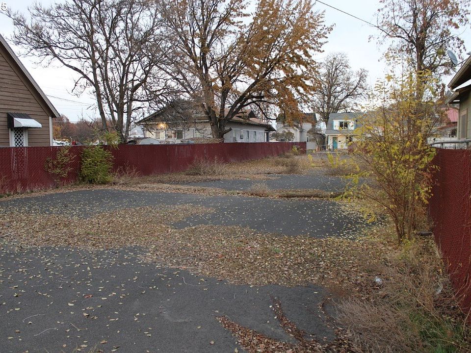 2nd image of 606 SW 3rd St