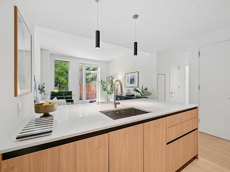 312 W 43rd St #2B — Photo 6