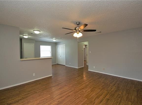 3rd image of 5500 Rose Hill Cir