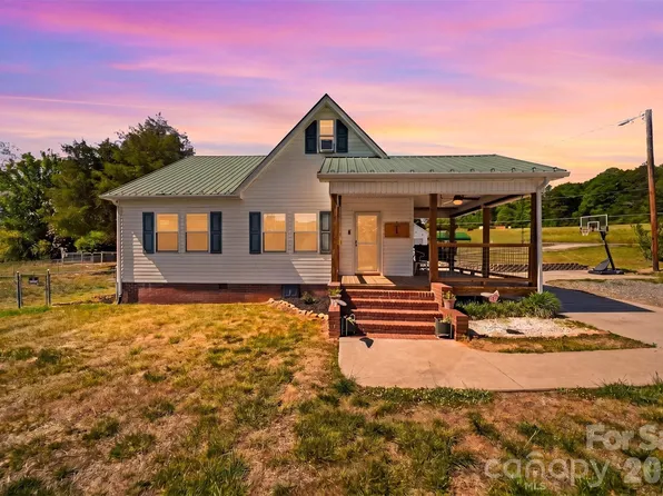 4039 Hartland Rd, Lenoir, NC 28645