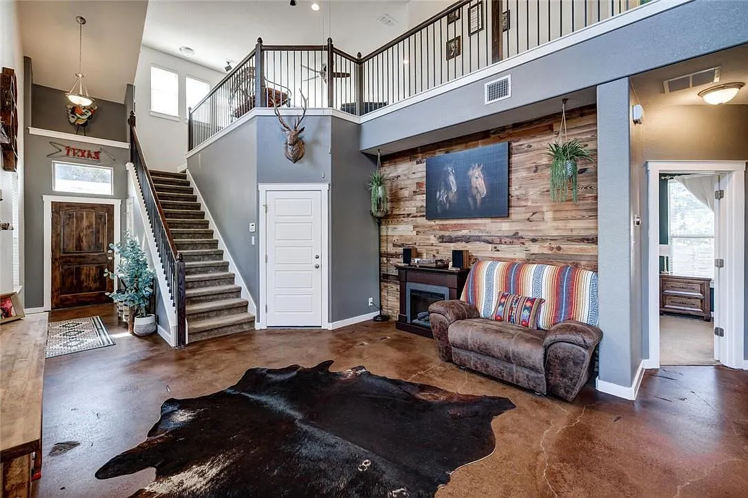 3 bed, 2.5 bath, 1977 sqft, $2,600 — Photo 4