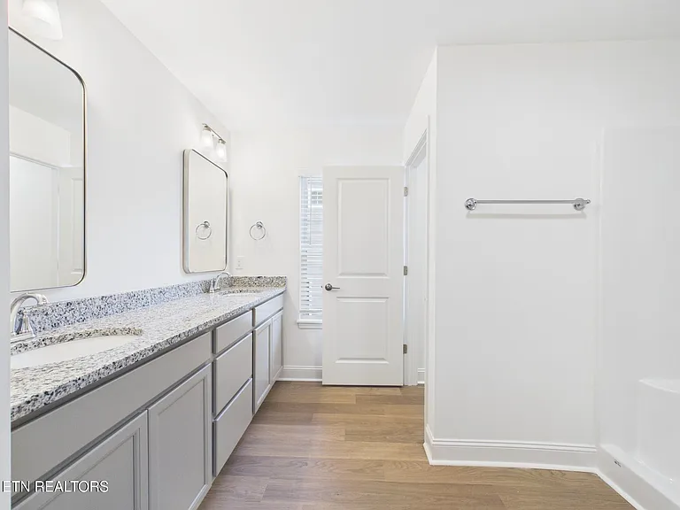 1729 Lateglow Way — Photo 35