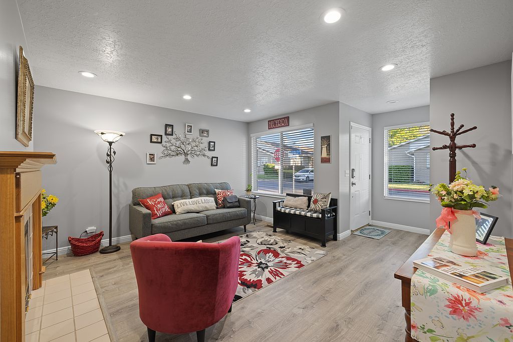 1531 W Cornerstone Dr - Property Image