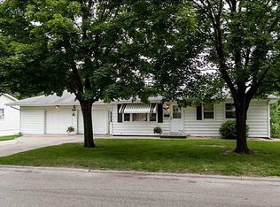 146 21st Ave SW, Cedar Rapids, IA 52404