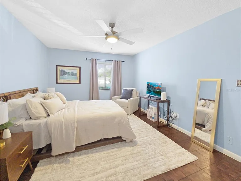 553 Fairways Cir #B — Photo 14