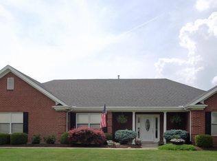 8123 Rainey Rd, Waynesville, OH 45068