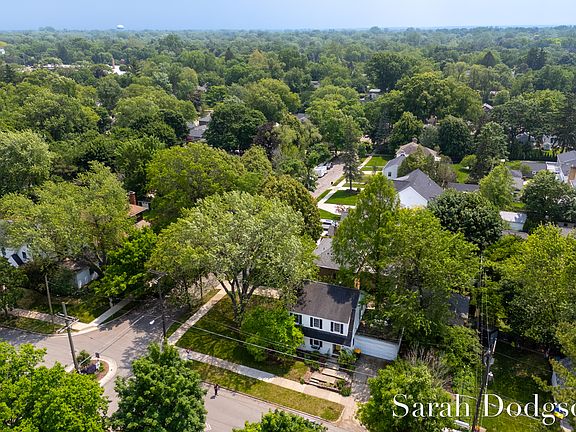 3rd image of 2130 Argentina Dr SE