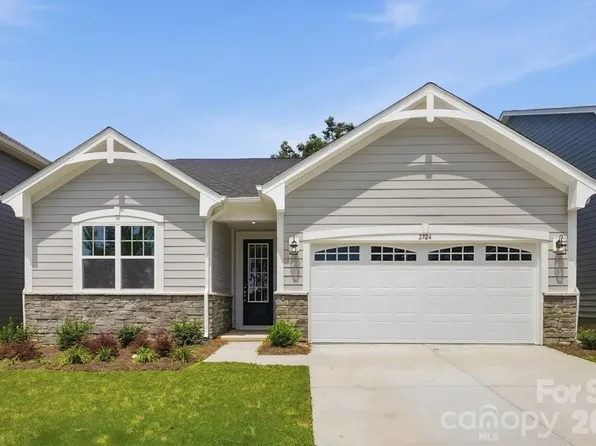 2724 Phoenix Ct, Gastonia, NC 28052