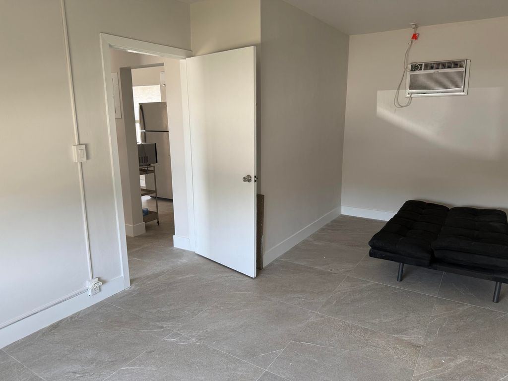 413 S Ocean Blvd APT 4, photo 9