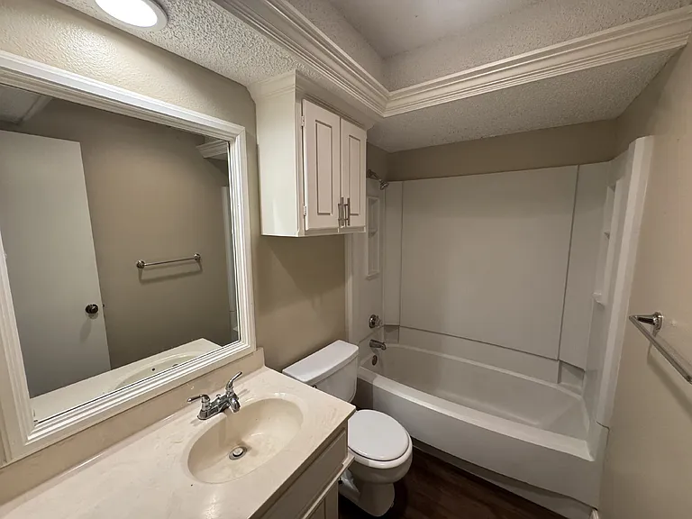 6804 Frankford Ave — Photo 5