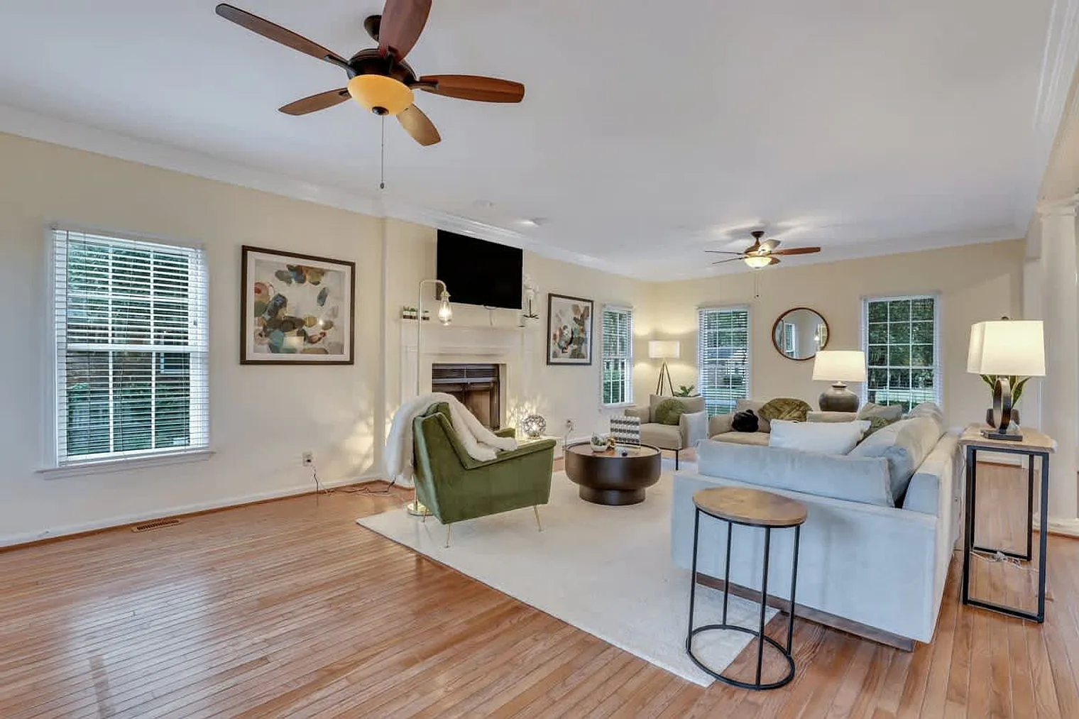 3 bed, 3.0 bath, 1593 sqft, $6,846 — Photo 1