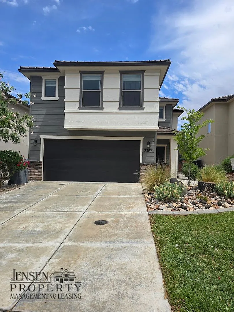 Newer 4 Bedroom Home - Pets Negotiable — Photo 4