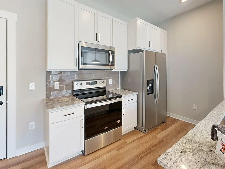 1F-The-Thomas-Kitchen 1F-The-Thomas-Kitchen