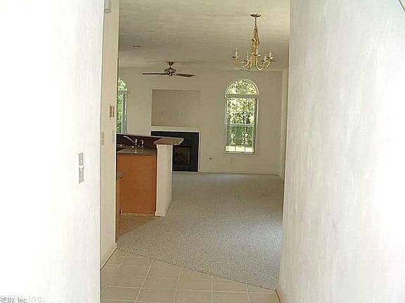 5th image of 108 N Gum Ave