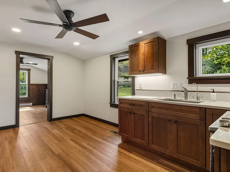 5 Riverby Ln — Photo 5